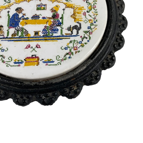 Vintage Cast Iron Trivet 3 Footed Cottage-core Give Us This Day Our Daily Bread - Picture 10 of 10